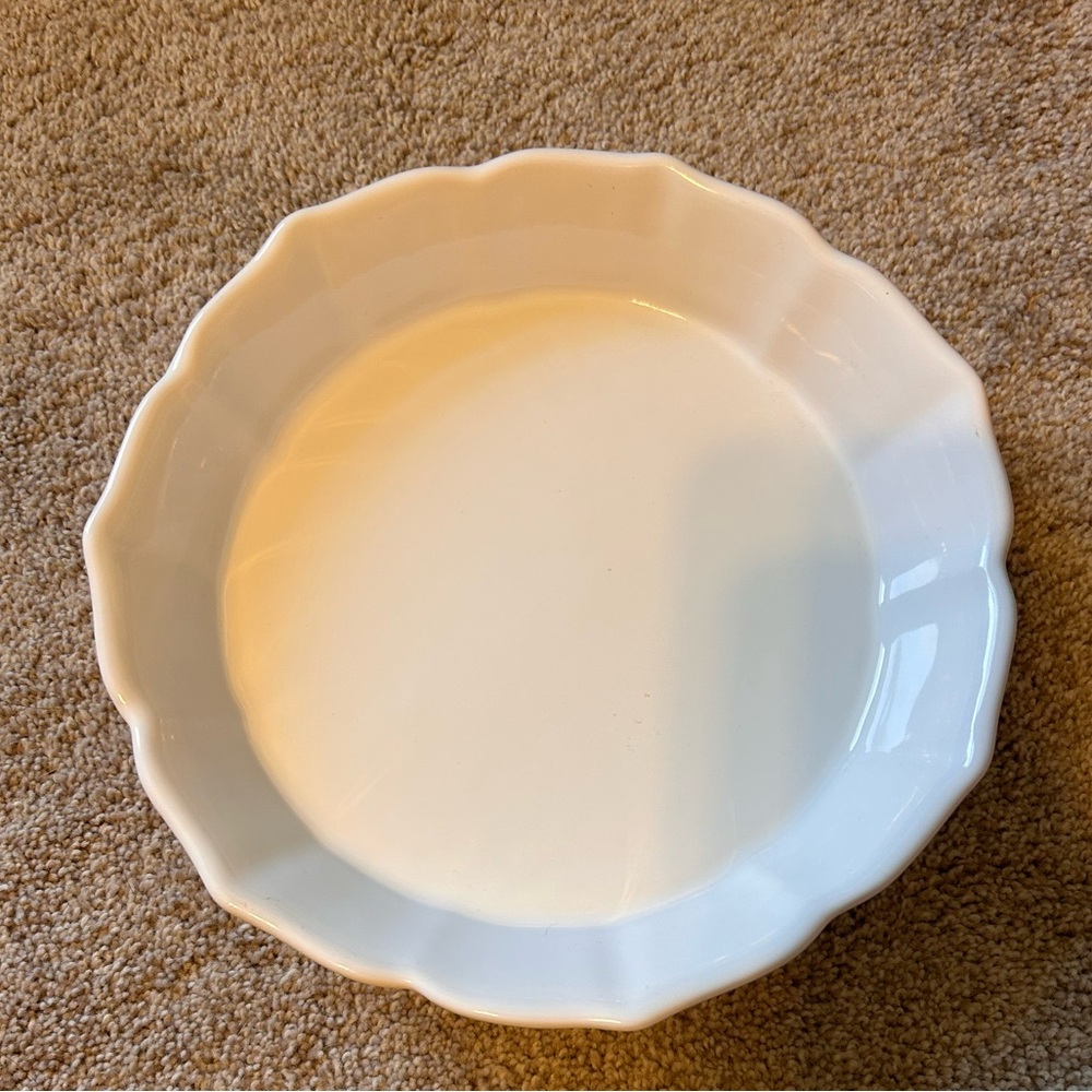 Elegant White Scalloped Edge Ceramic Plate - Primagera - made in portugal